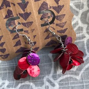 Shell chip dangle earrings